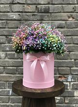 Цветочная композиция из Гипсофила и Розы в шляпной коробке в Краснозёрском