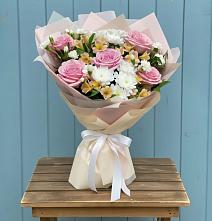 Букет цветов из:  Гвоздики, Орхидеи и Розы #REPLACE_PRED# Краснозёрском