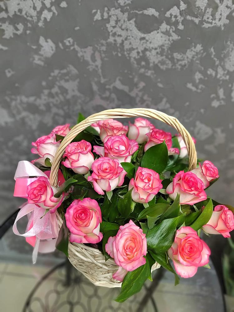 Цветочная композиция из Розы в корзине в Краснозёрском