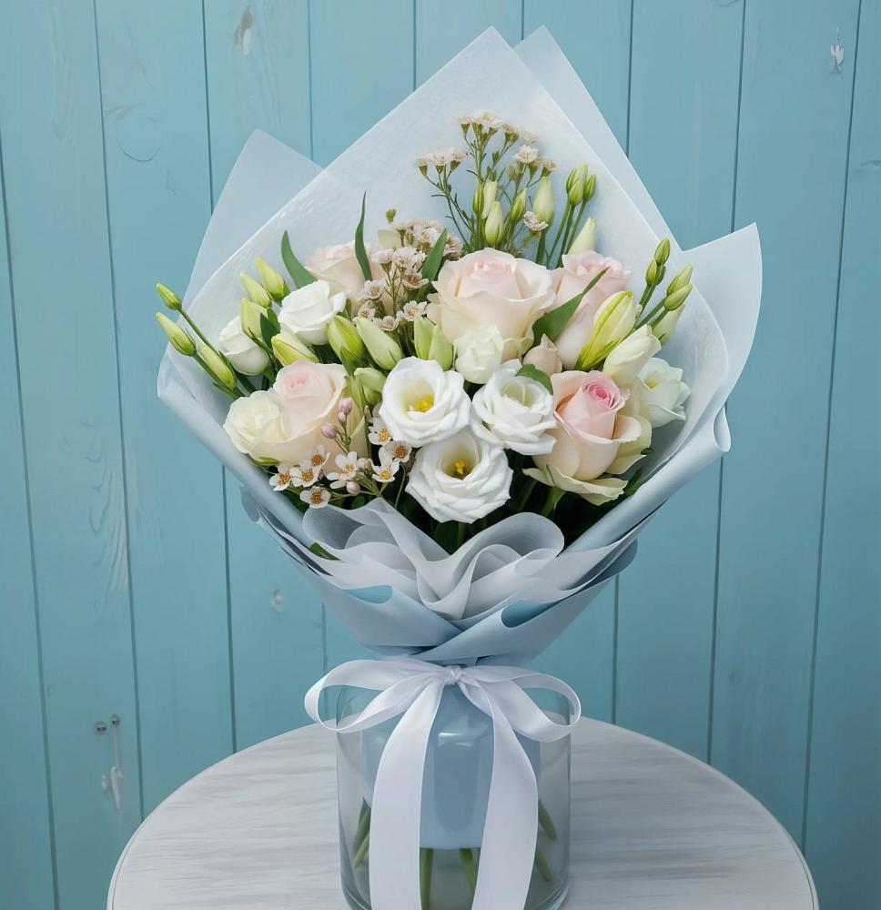 Букет цветов из: Розы и Лизиантусы в Краснозёрском