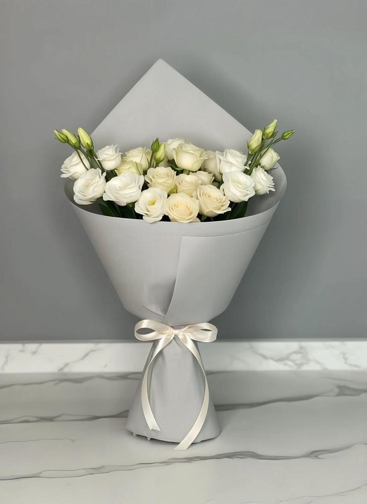 Букет цветов из: Розы и Лизиантусы в Краснозёрском