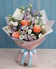 Букет цветов из:  Лизиантусы, Розы, Альстромерии и Гипсофила в Краснозёрском