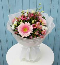 Букет цветов из:  Герберы, Альстромерии и Лизиантусы в Краснозёрском