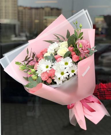 Букет цветов из: Розы, Лизиантусы и Хризантемы в Краснозёрском