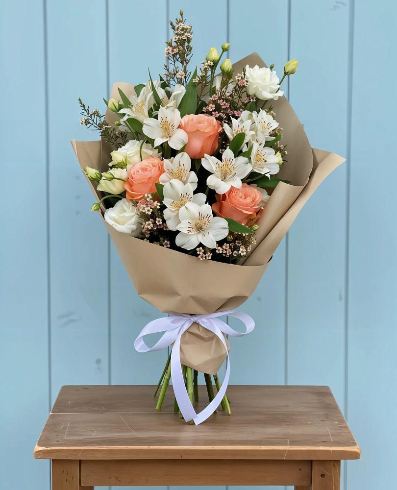 Букет цветов из: Альстромерии, Лизиантусы, Розы и Хризантемы в Краснозёрском